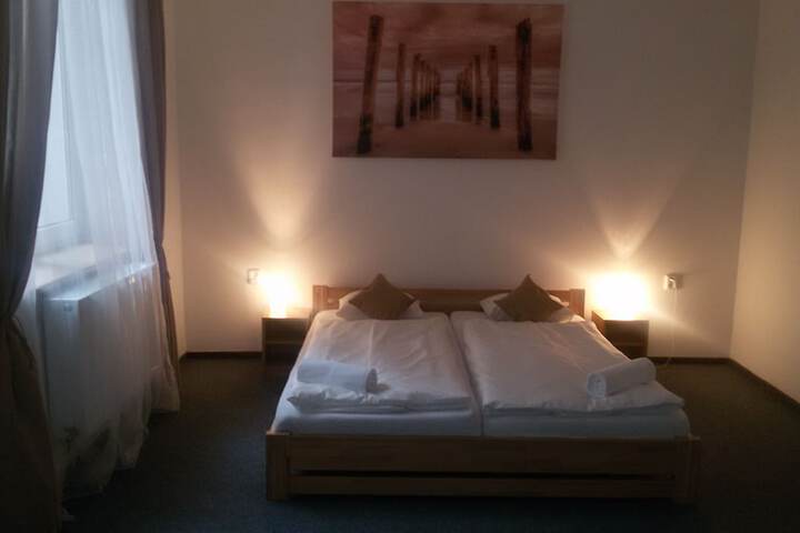 Room 9 of 84