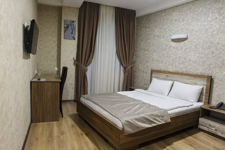 Room 11 of 53