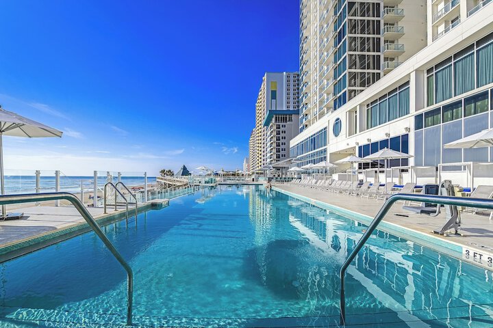 Infinity pool