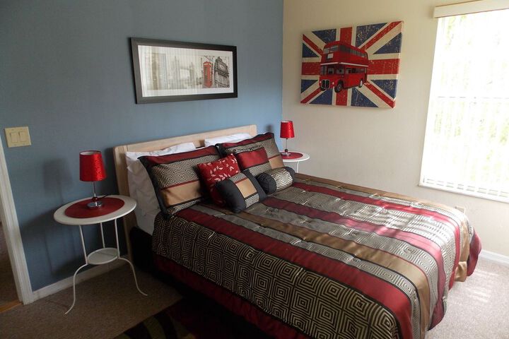 Room 12 of 195