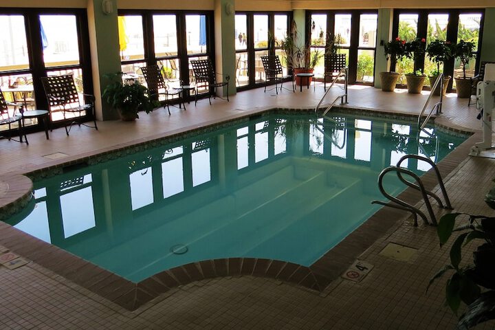 Hotel Pool