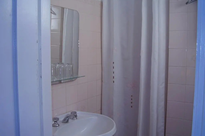 Room 9 of 14