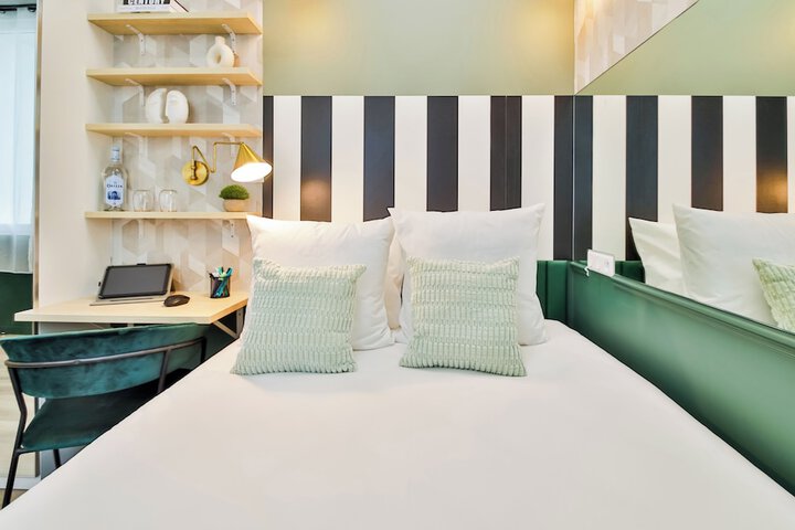 Room 27 of 270