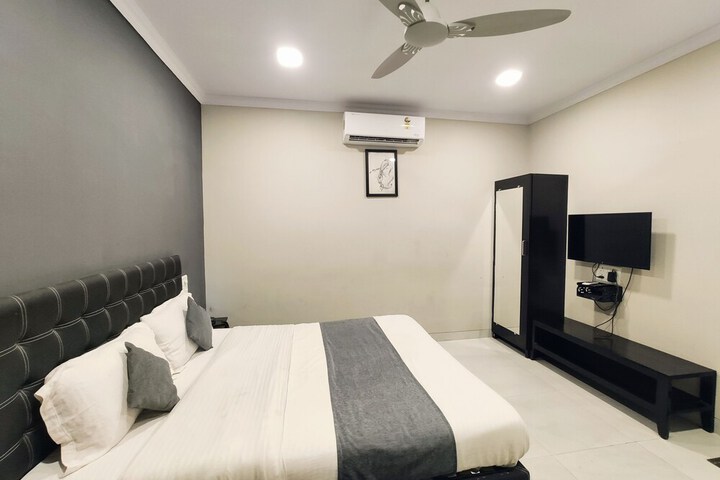 Room 10 of 22