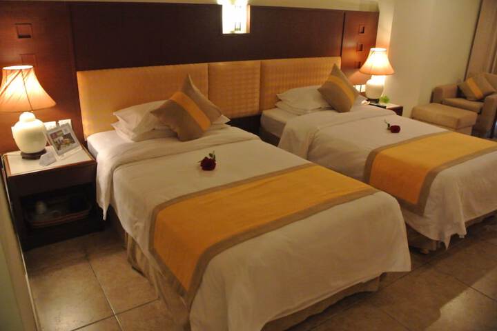 Room 6 of 45