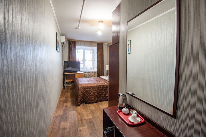 Room 2 of 42