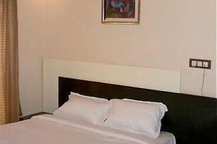 Room 5 of 24