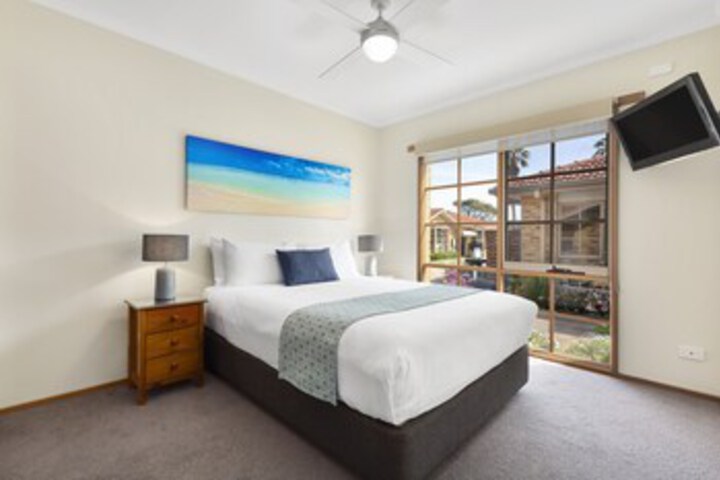 Room 4 of 42