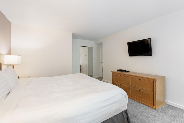 Room 8 of 266