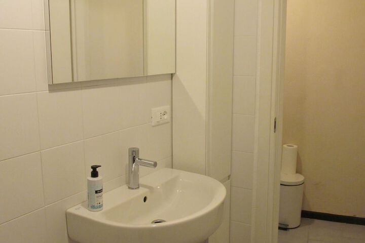 Room 15 of 19