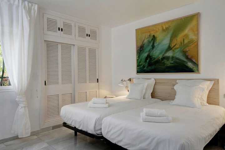 Room 9 of 110