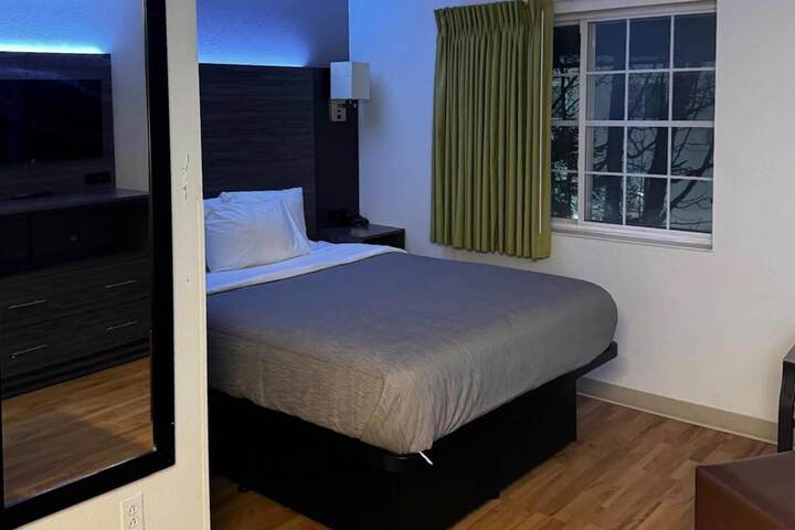 Room 13 of 31
