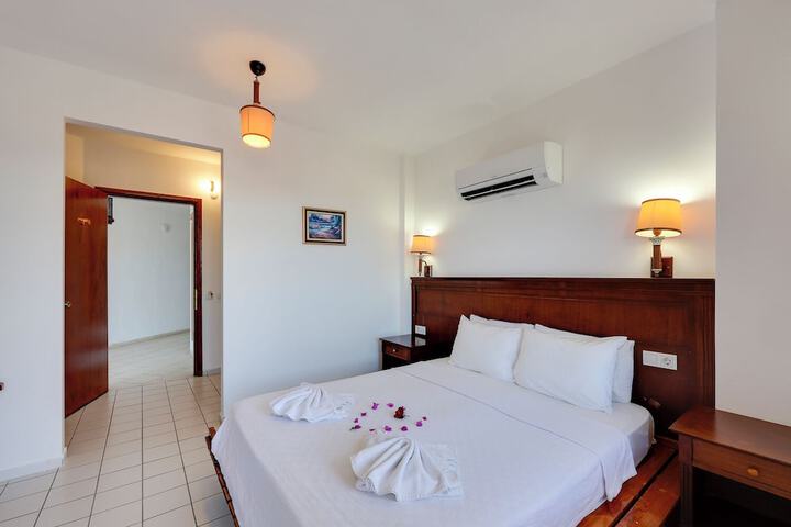 Room 13 of 72