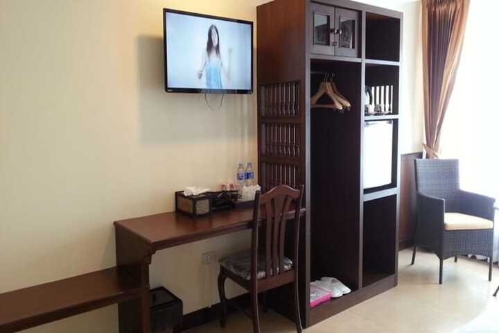 Room 25 of 51