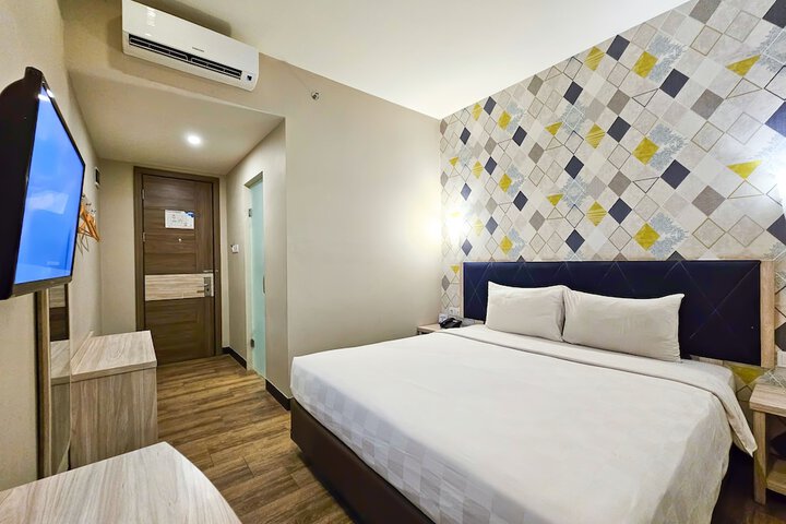 Room 26 of 63
