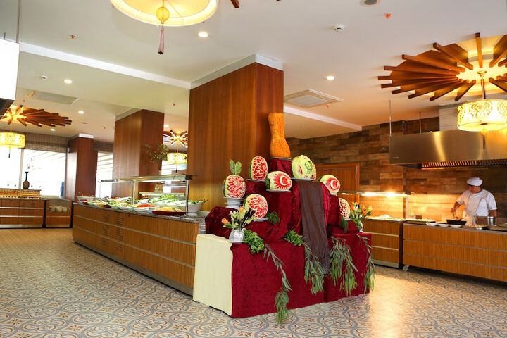 Dining 55 of 74