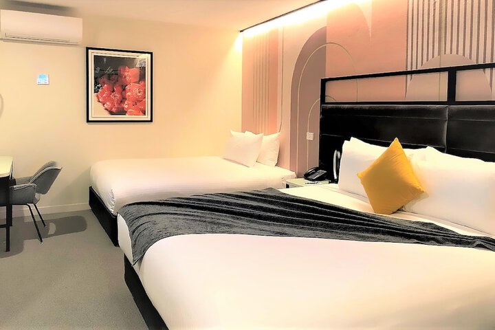 Room 9 of 60