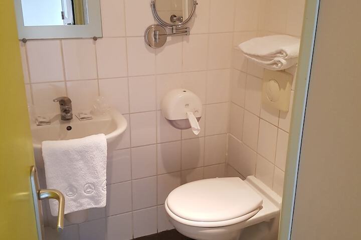 Room 26 of 50