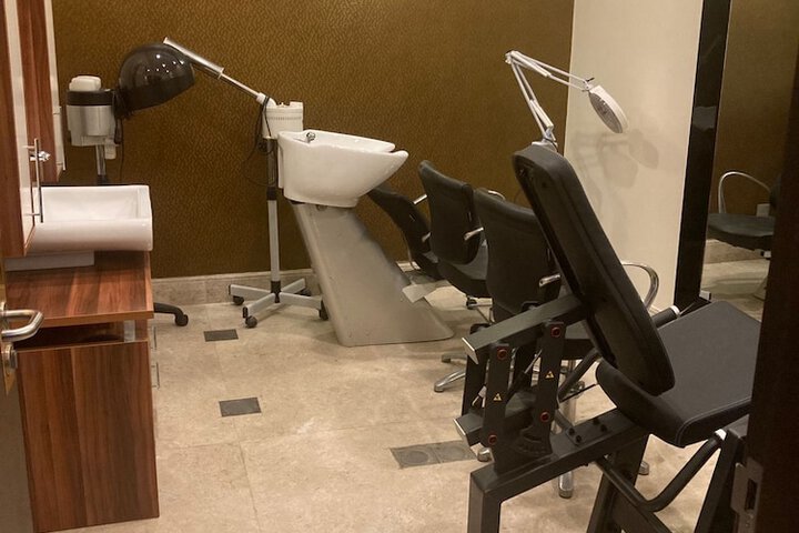 Hair salon