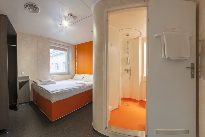 Room 29 of 57