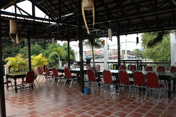 Dining 60 of 83