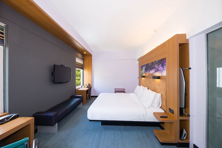Room 3 of 12
