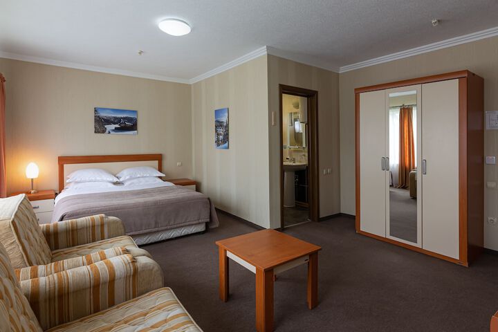 Room 98 of 262