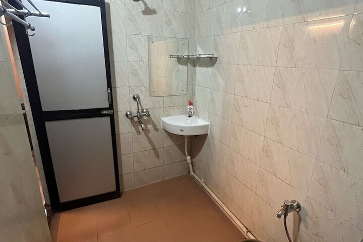 Room 8 of 8