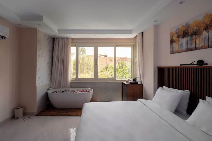 Room 7 of 24