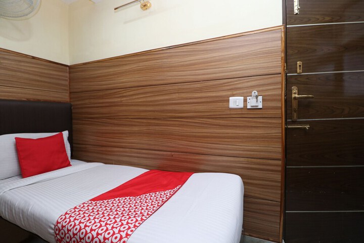 Room 12 of 31