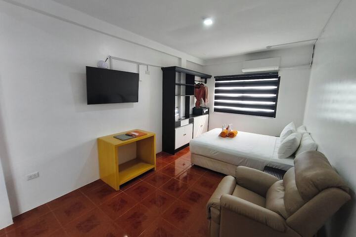 Room 122 of 403