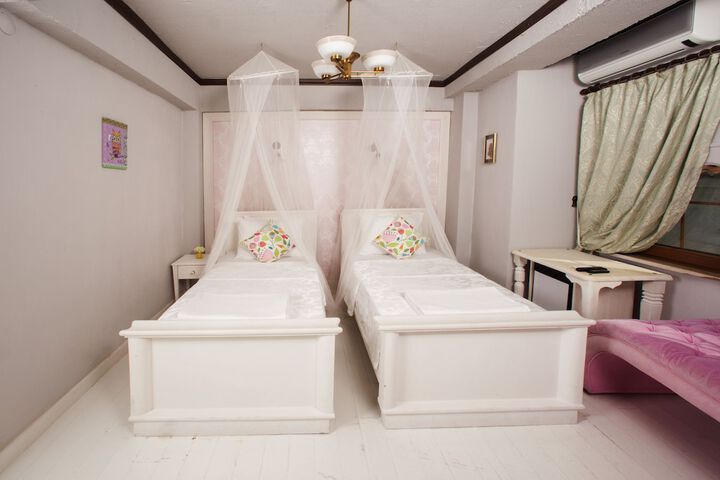 Room 8 of 55