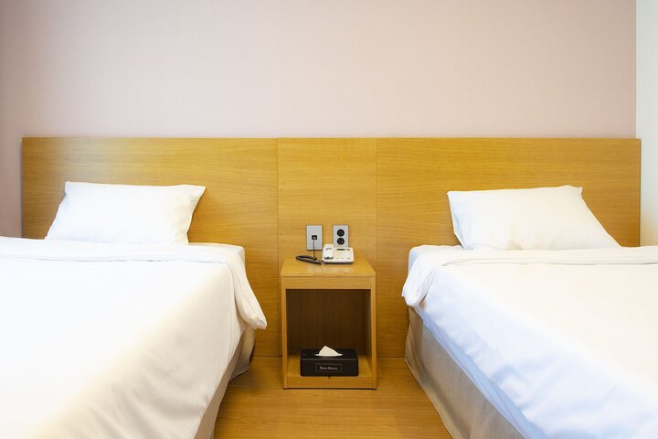 Room 10 of 45