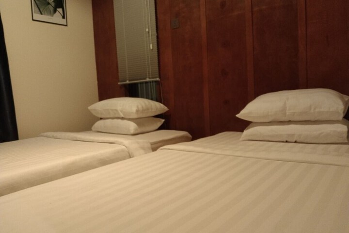 Room 11 of 161