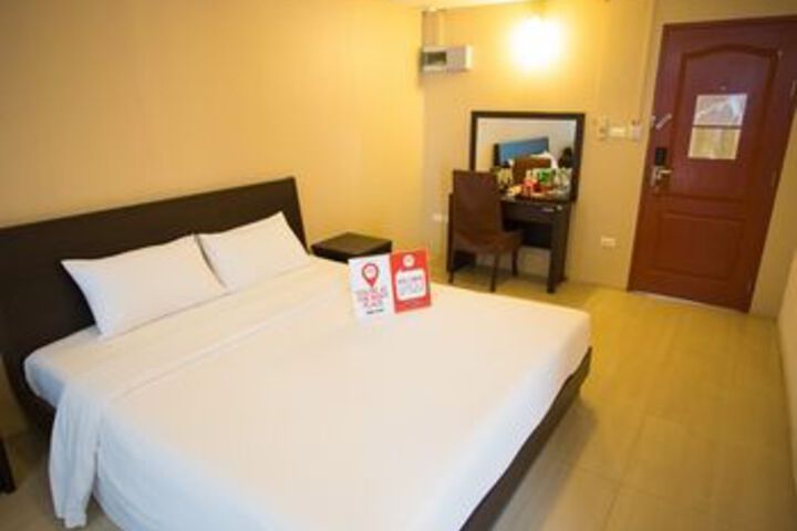 Room 42 of 61