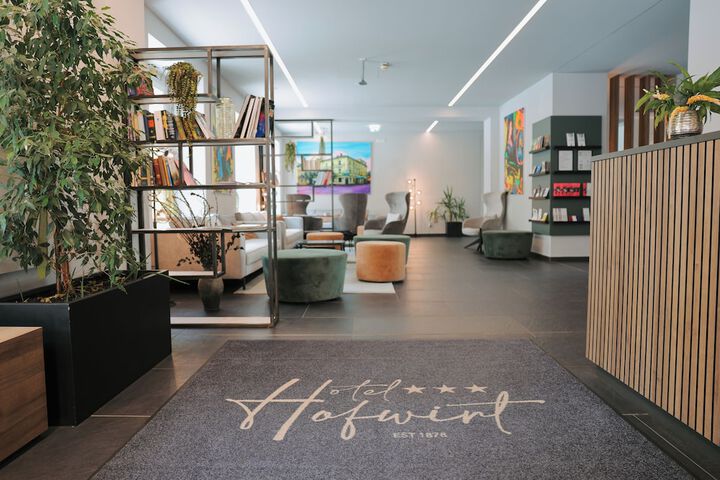 Guest Lobby