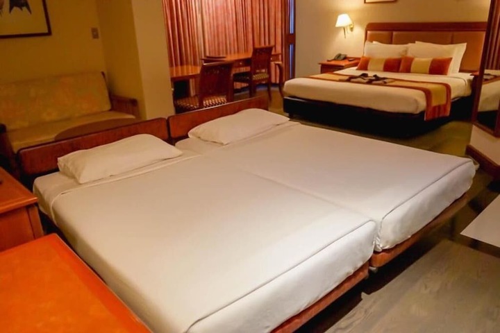 Room 15 of 42