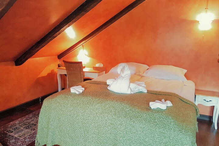 Room 18 of 53