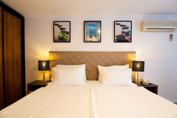 Room 7 of 33