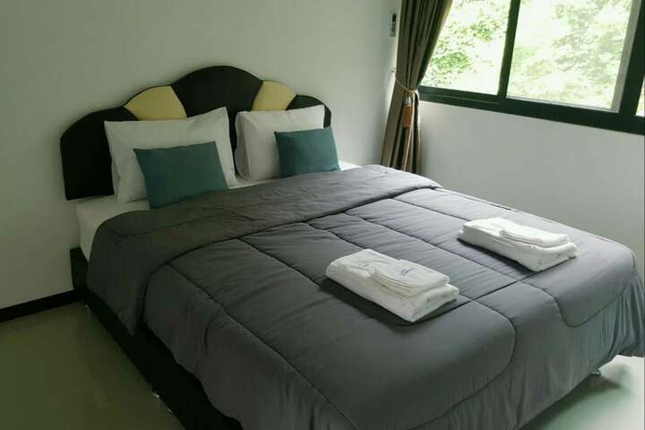 Room 2 of 35