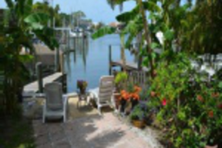 Hotel Exterior 13 of 576