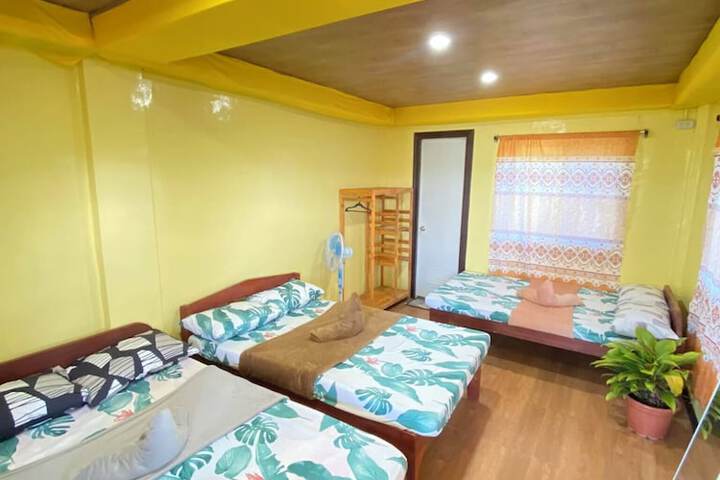 Room 4 of 9