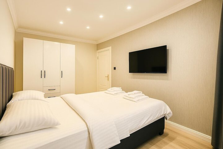 Room 3 of 60