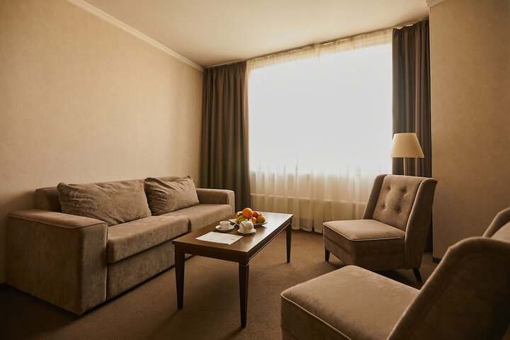 Room 30 of 90