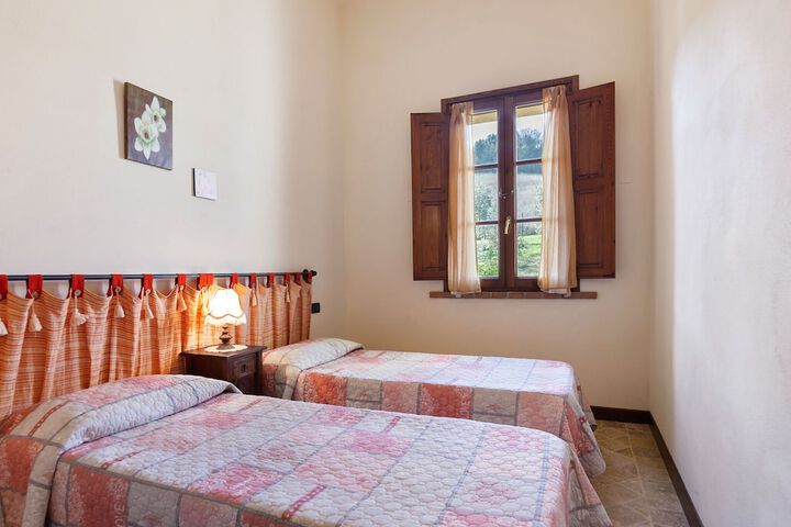 Room 11 of 26