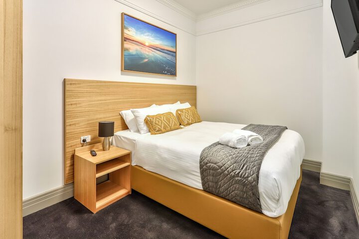 Room 14 of 40