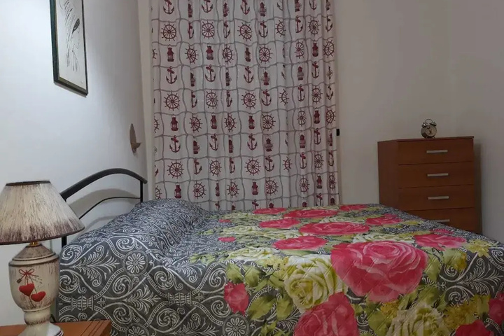 Room 5 of 13