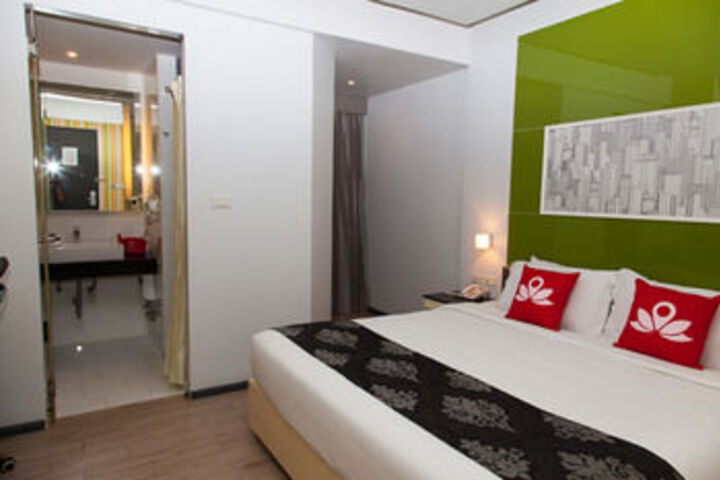Room 14 of 26