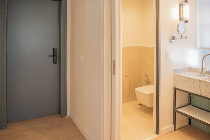 Room 124 of 182
