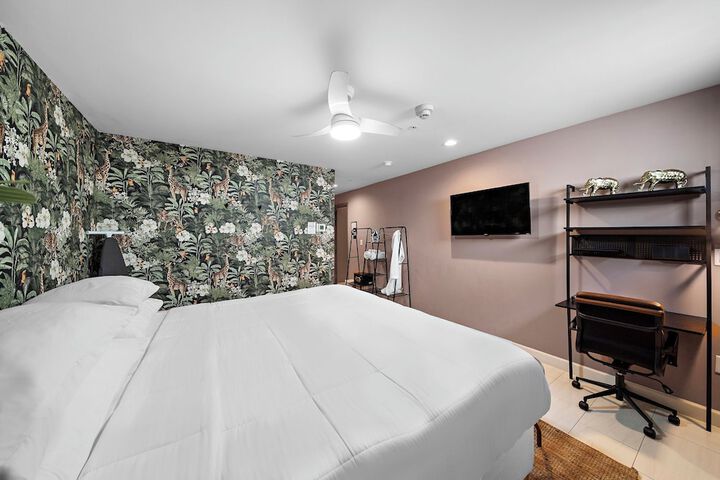 Room 28 of 111
